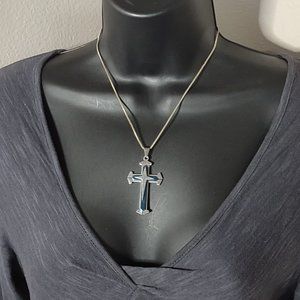 18.5 Inch Cross Pendant Necklace